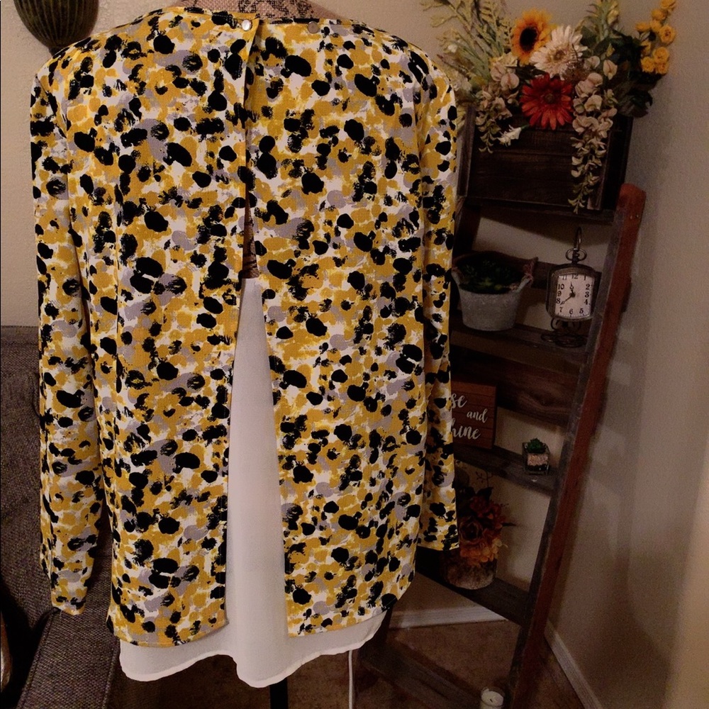❌SOLD❌H&M blouse - Picture 2 of 8